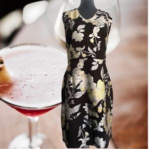 Stella & Julie stretch form fitting v neck sleeveless metallic gold and silver